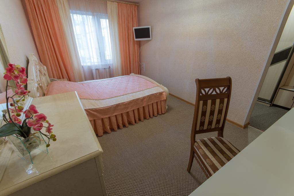 Cherniy Mys Hotel Surgut Quarto foto