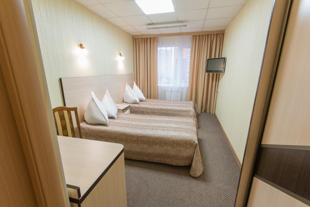 Cherniy Mys Hotel Surgut Quarto foto